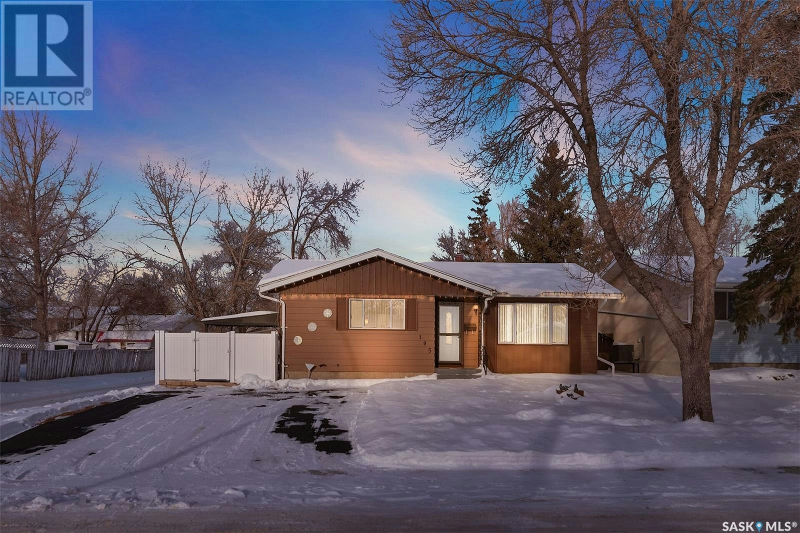 598 Regina Real Estate Listings & Houses for Sale - REW
