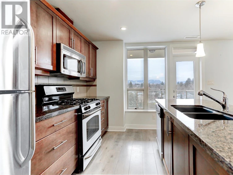 304-1160 Bernard Avenue, Kelowna, BC, V1Y 6R2 - 4