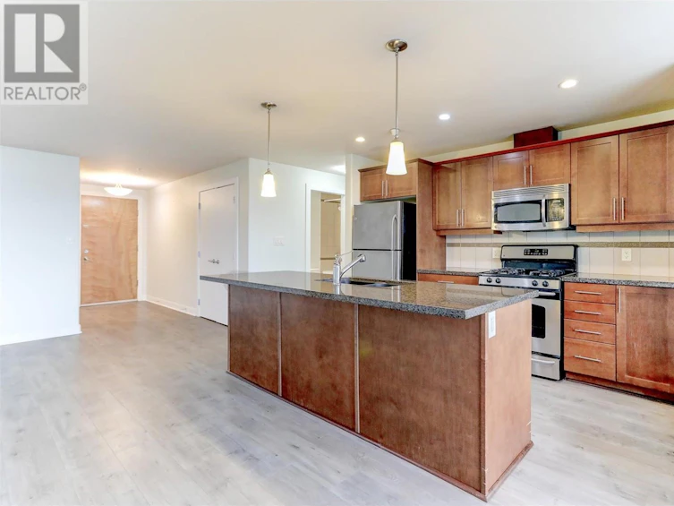 304-1160 Bernard Avenue, Kelowna, BC, V1Y 6R2 - 8