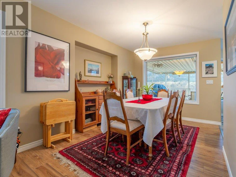 1002 Peachcliff Drive, Okanagan Falls, BC, V0H 1R1 - 12