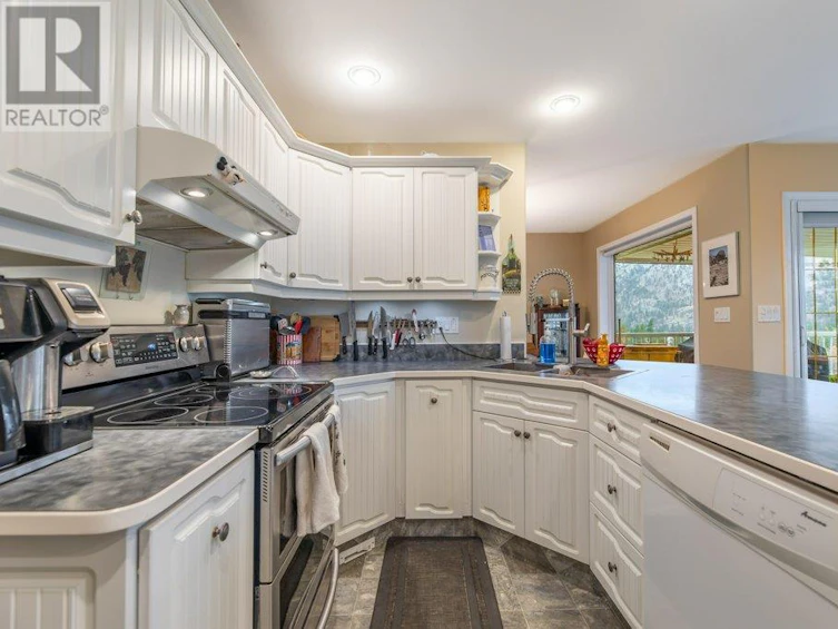1002 Peachcliff Drive, Okanagan Falls, BC, V0H 1R1 - 21