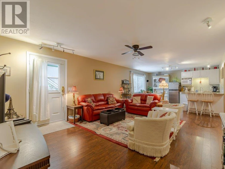1002 Peachcliff Drive, Okanagan Falls, BC, V0H 1R1 - 40