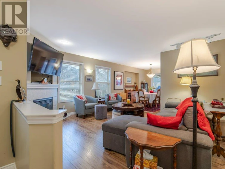 1002 Peachcliff Drive, Okanagan Falls, BC, V0H 1R1 - 7