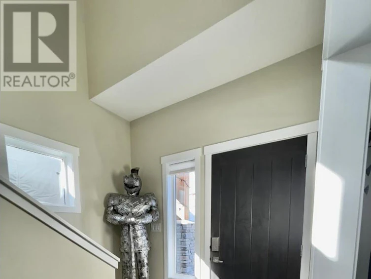 2050 Lawrence Avenue, Penticton, BC, V2A 9G6 - 2