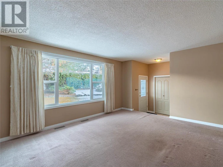 5622 Norland Drive, Kamloops, BC, V2C 5H9 - 4