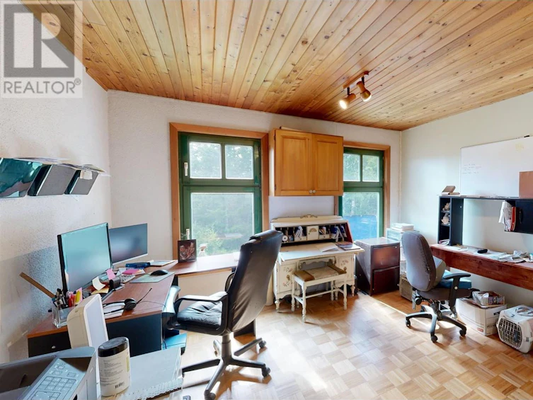 7524 Thomas Point Road, 100 Mile House, BC, V0K 1X1 - 16