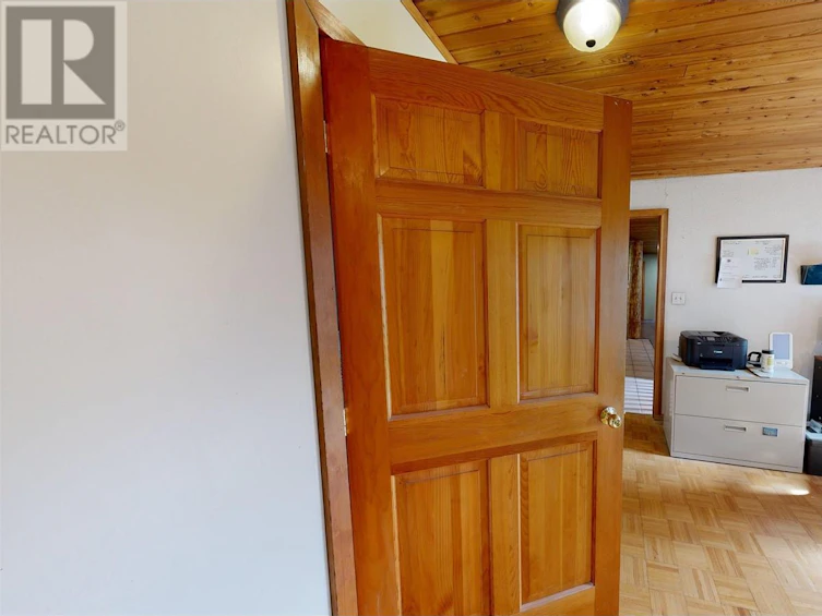7524 Thomas Point Road, 100 Mile House, BC, V0K 1X1 - 21