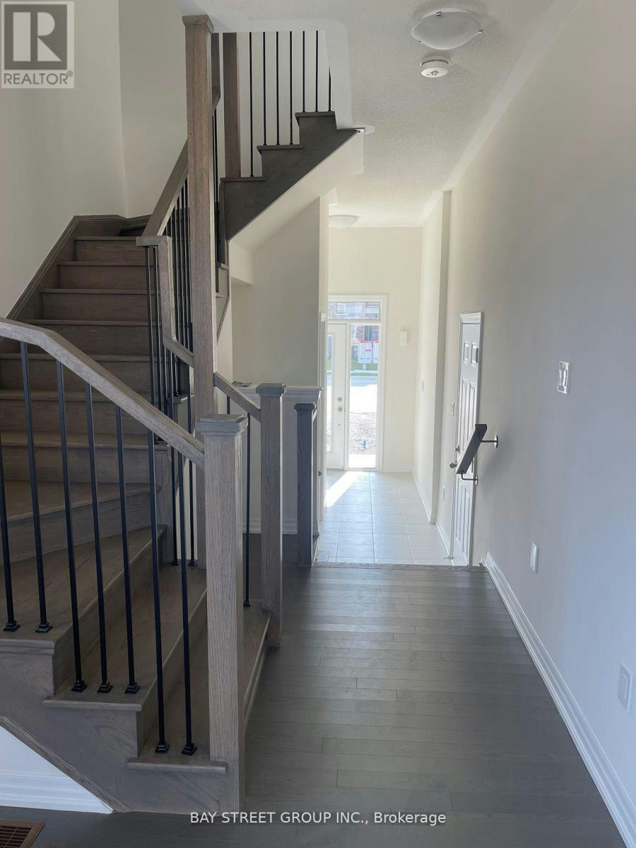 160 William Booth Avenue, Newmarket, ON, L3X 0K7 - 3