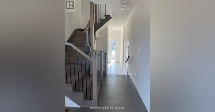 160 William Booth Avenue, Newmarket, ON, L3X 0K7 - 3