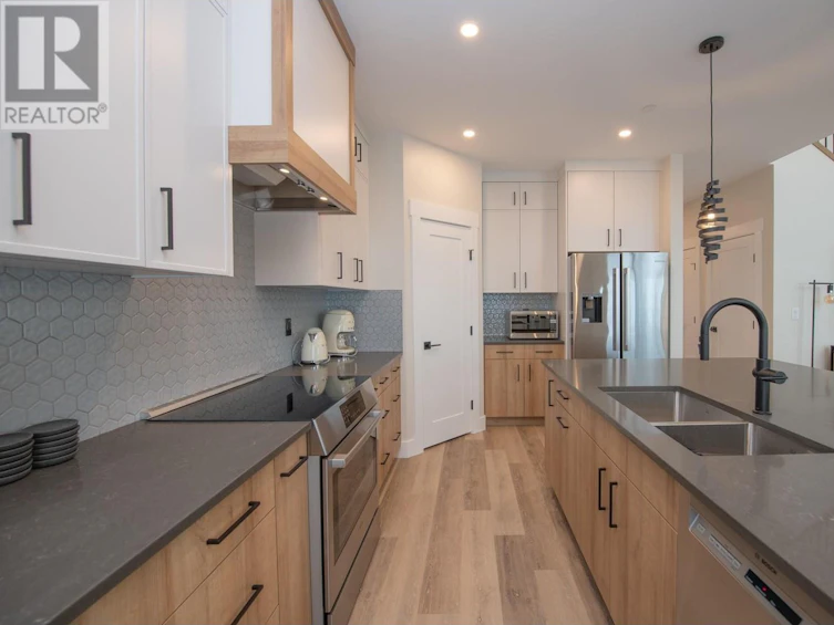 9993 Cathedral Drive, Armstrong, BC, V1B 3M1 - 13