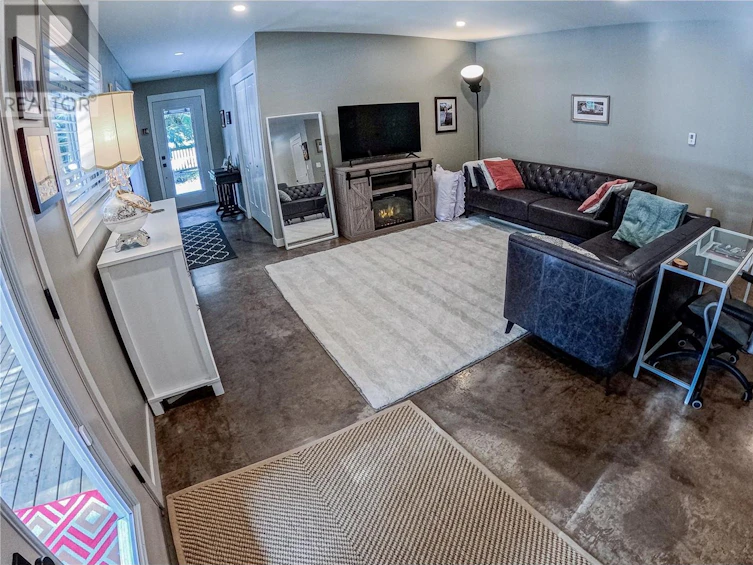 613 Glendale Avenue, Salmo, BC, V0G 1Z0 - 6