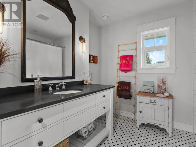 3569 Marine Avenue, Powell River, BC, V8A 5K6 - 25