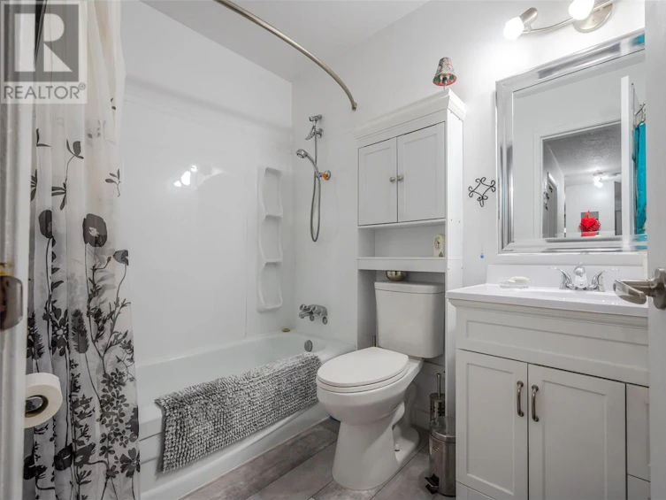 207-198 Roy Avenue, Penticton, BC, V2A 3M9 - 13