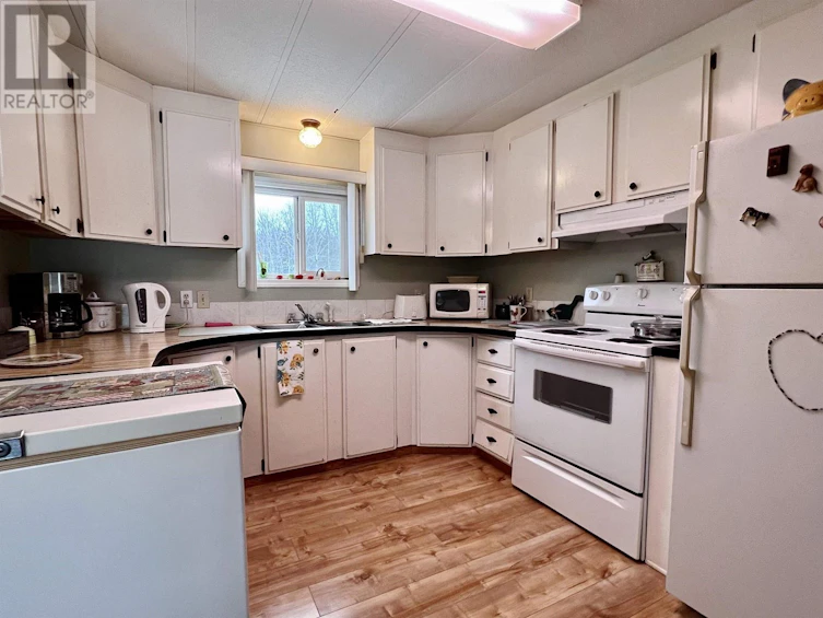 5563-103 Mile Lake Road, 103 Mile House, BC, V0K 2E1 - 16