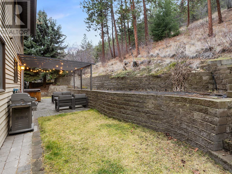 1048 Cascade Place, Kelowna, BC, V1V 1H9 - 3