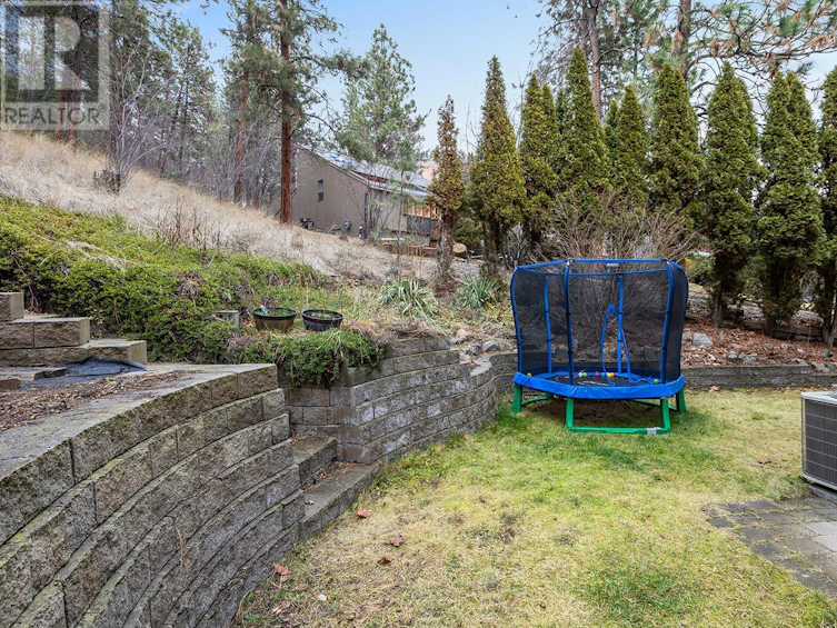 1048 Cascade Place, Kelowna, BC, V1V 1H9 - 4