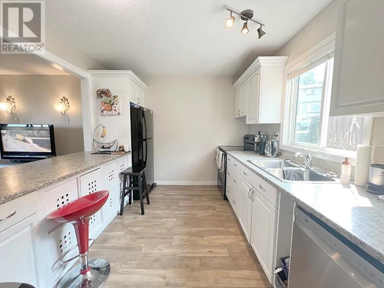 54-1605 Summit Drive, Kamloops, BC, V2H 1T7 - 2