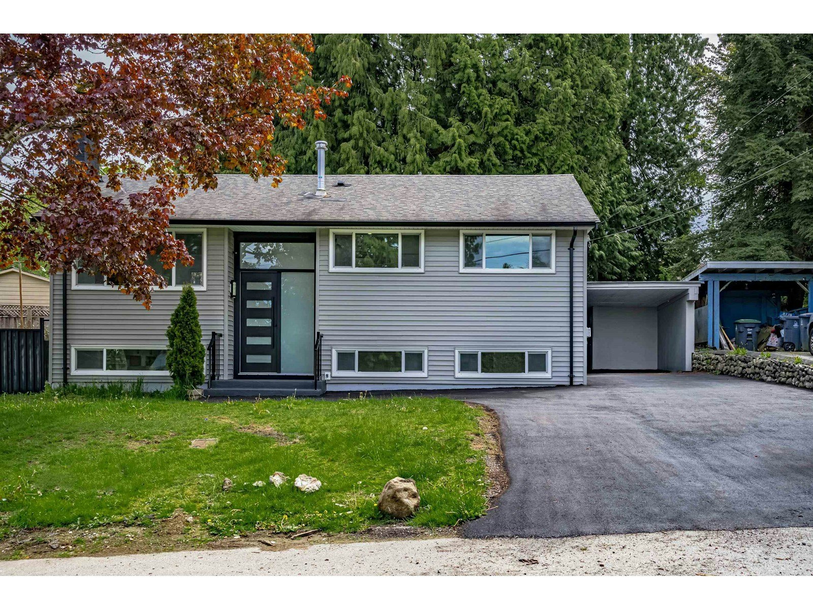 14927 Kew, Surrey, BC, V3R 4Y1