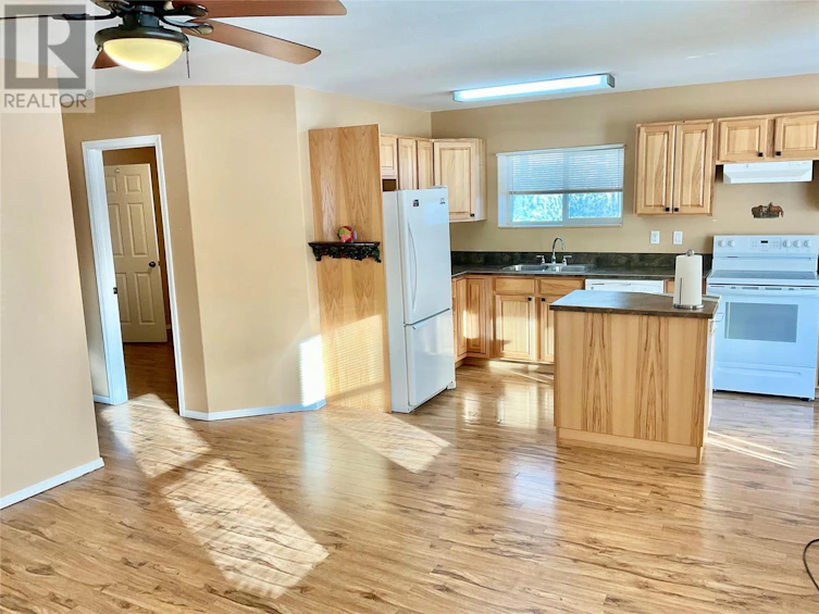 547 Eighth Avenue, Midway, BC, V0H 1M0 - 12