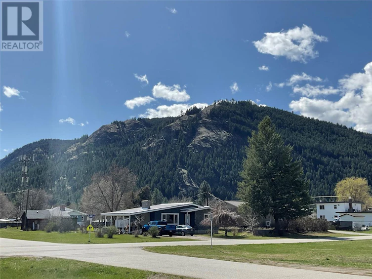 547 Eighth Avenue, Midway, BC, V0H 1M0 - 8