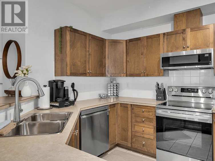 702-1128 Sunset Drive, Kelowna, BC, V1Y 9W7 - 15