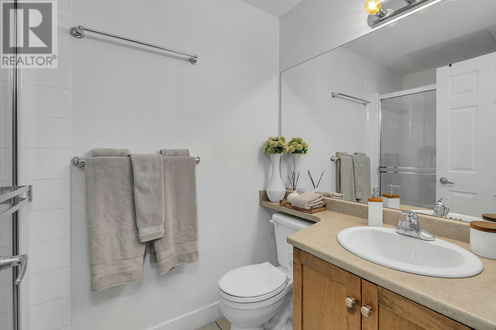702-1128 Sunset Drive, Kelowna, BC, V1Y 9W7 - 21