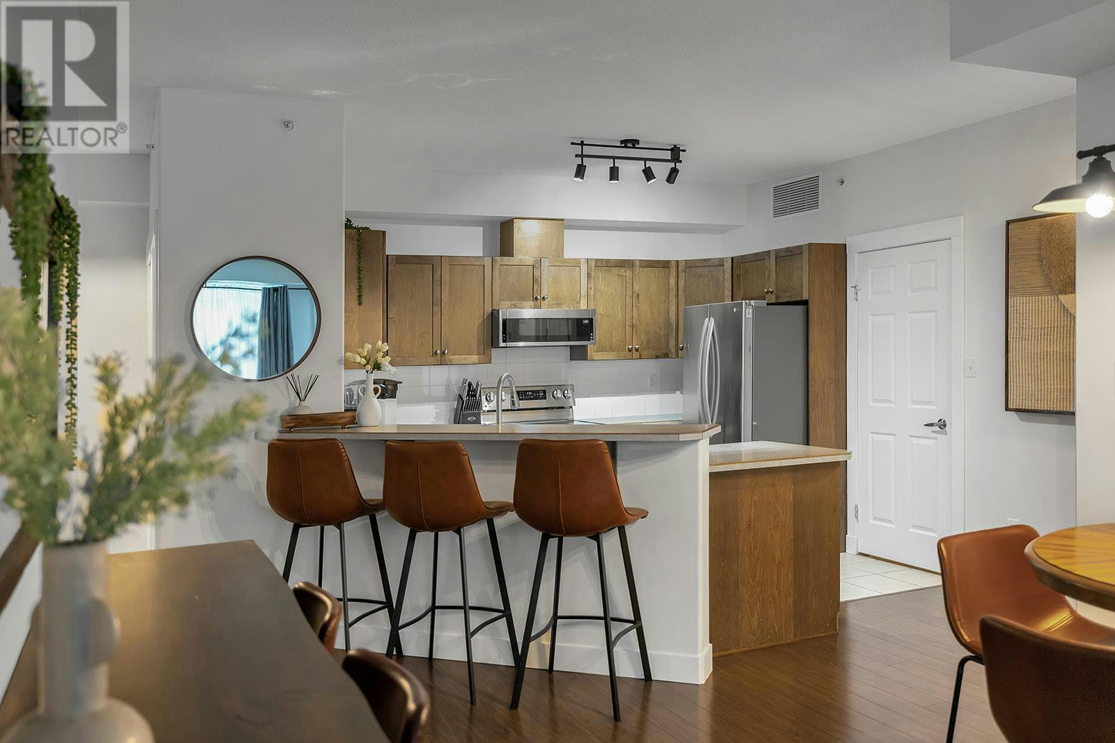 702-1128 Sunset Drive, Kelowna, BC, V1Y 9W7 - 7