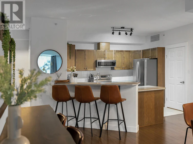 702-1128 Sunset Drive, Kelowna, BC, V1Y 9W7 - 7