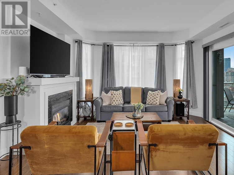 702-1128 Sunset Drive, Kelowna, BC, V1Y 9W7 - 9
