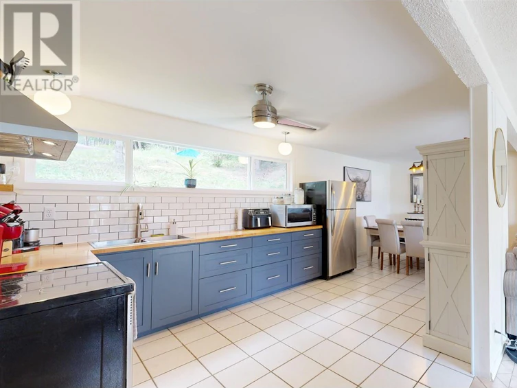 6263 Mulligan Drive, 100 Mile House, BC, V0K 2E3 - 12