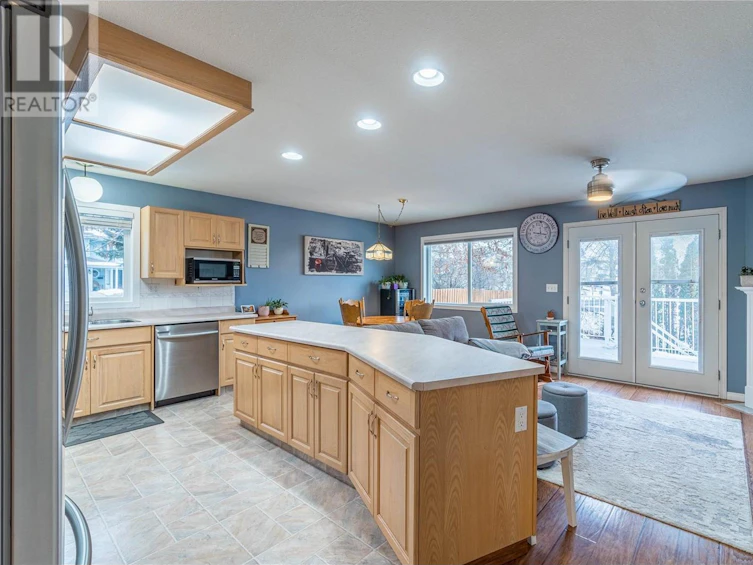 301 Tuxford Drive, Kamloops, BC, V2E 2L4 - 3