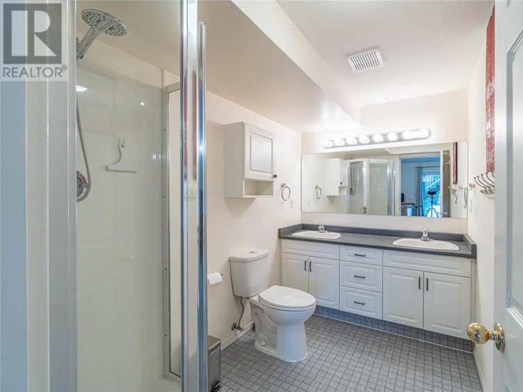 301 Tuxford Drive, Kamloops, BC, V2E 2L4 - 38