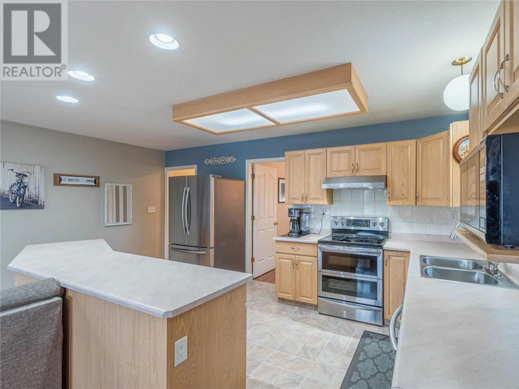 301 Tuxford Drive, Kamloops, BC, V2E 2L4 - 4