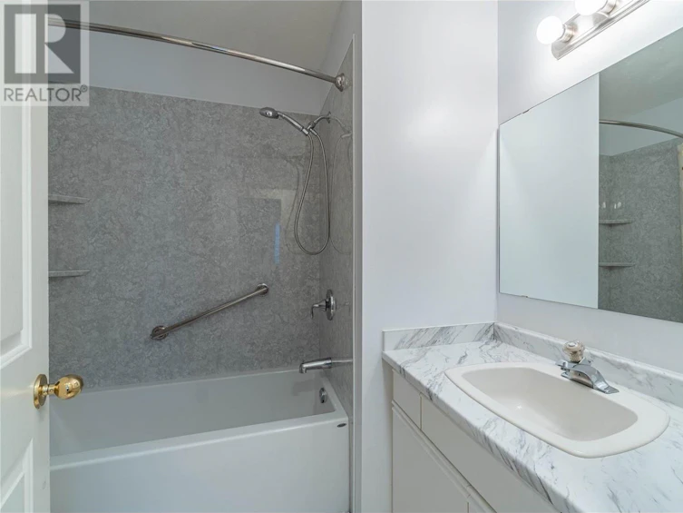 301 Tuxford Drive, Kamloops, BC, V2E 2L4 - 50