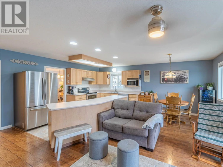 301 Tuxford Drive, Kamloops, BC, V2E 2L4 - 59