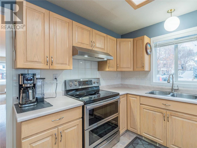 301 Tuxford Drive, Kamloops, BC, V2E 2L4 - 61