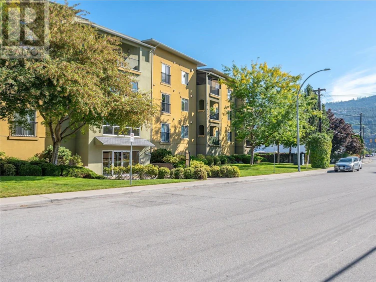 103-277 Yorkton Avenue, Penticton, BC, V2A 3V4