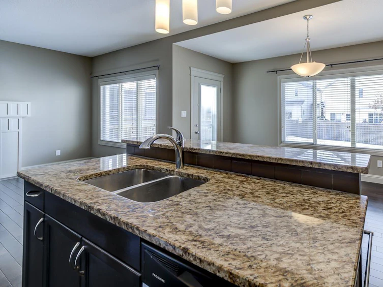 1022 59a Street SW, Edmonton, AB, T6X 0T2 - 11