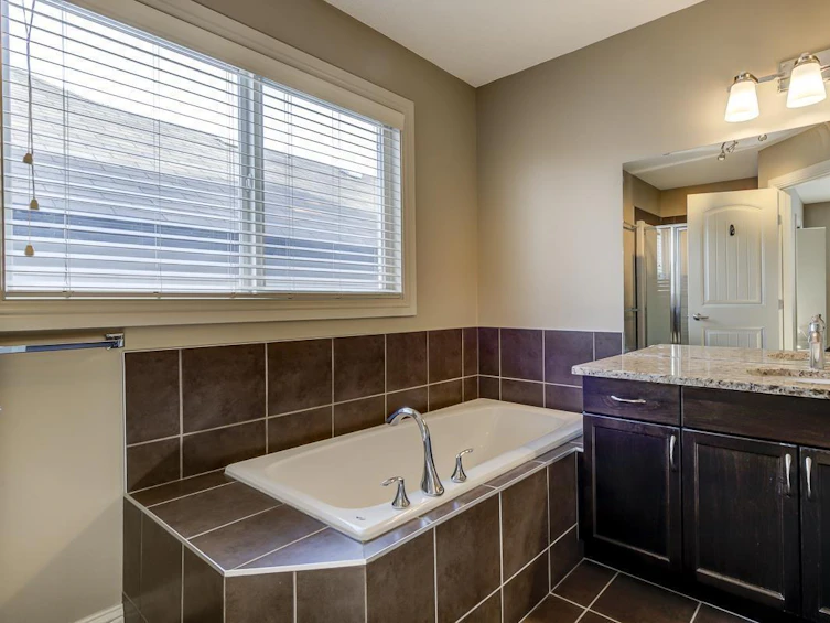 1022 59a Street SW, Edmonton, AB, T6X 0T2 - 42