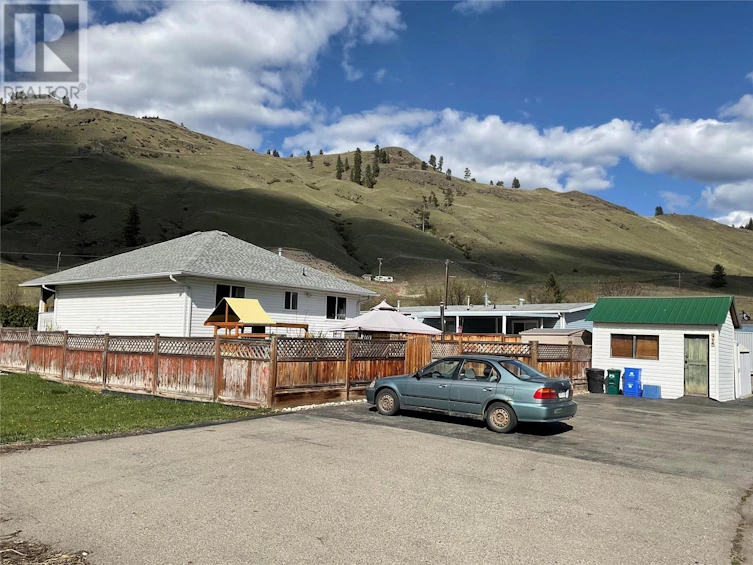 415 Hatton Avenue, Midway, BC, V0H 1M0 - 11