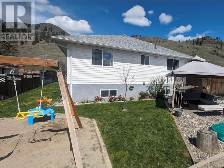 415 Hatton Avenue, Midway, BC, V0H 1M0 - 2