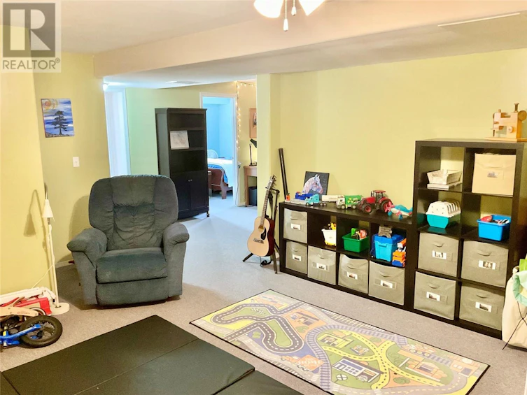 415 Hatton Avenue, Midway, BC, V0H 1M0 - 40