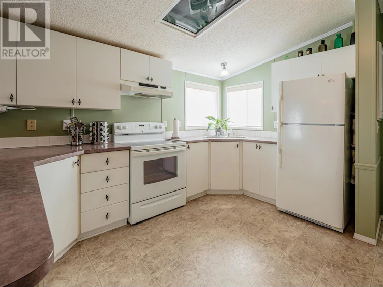 6470 Mercer Road, 100 Mile House, BC, V0K 2E3 - 12
