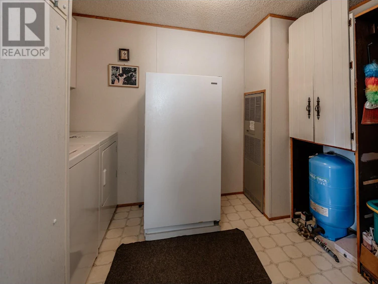 6470 Mercer Road, 100 Mile House, BC, V0K 2E3 - 30