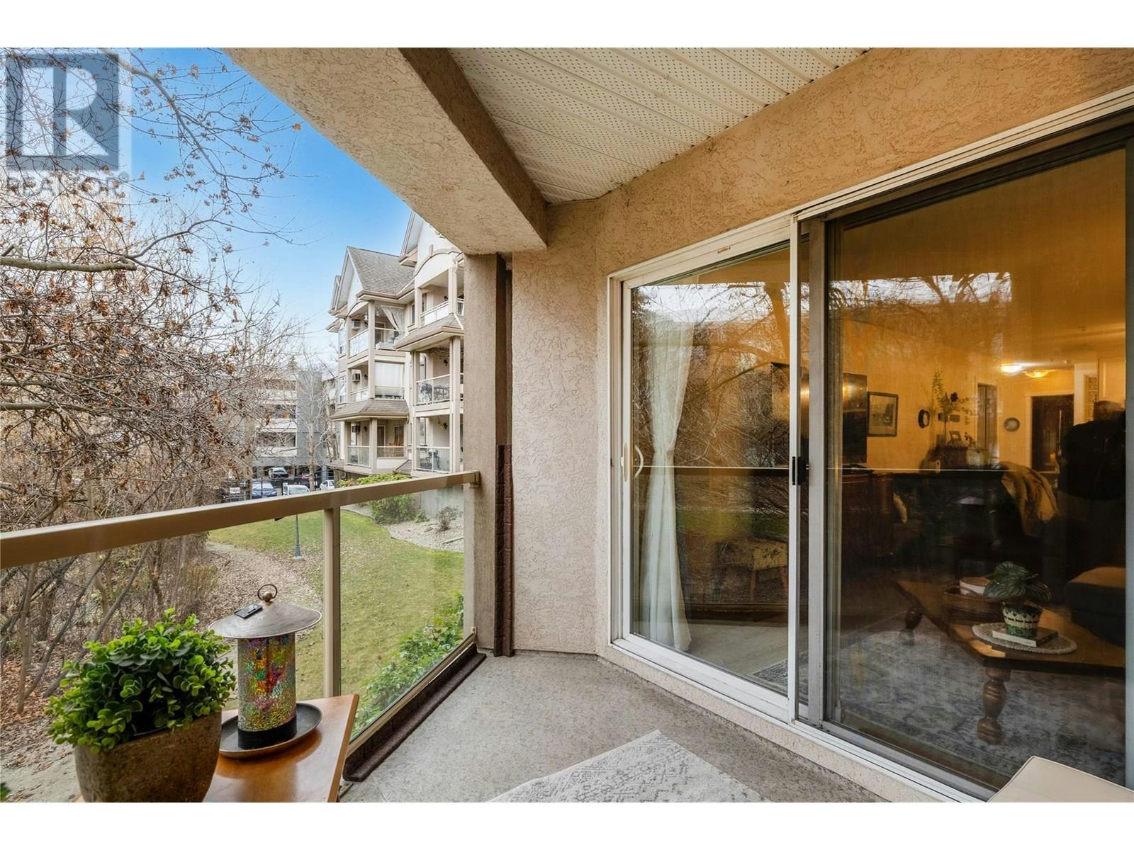 103-1965 Pandosy Street, Kelowna, BC, V1Y 1R9 - 2