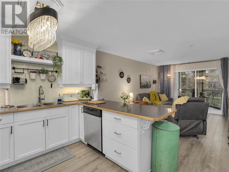 103-1965 Pandosy Street, Kelowna, BC, V1Y 1R9 - 6