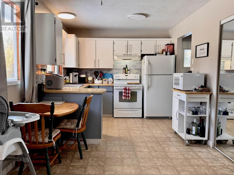 4741 Telqua Drive, 100 Mile House, BC, V0K 2Z0 - 15