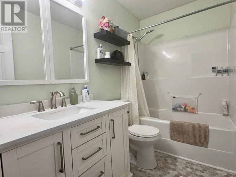 4741 Telqua Drive, 100 Mile House, BC, V0K 2Z0 - 23