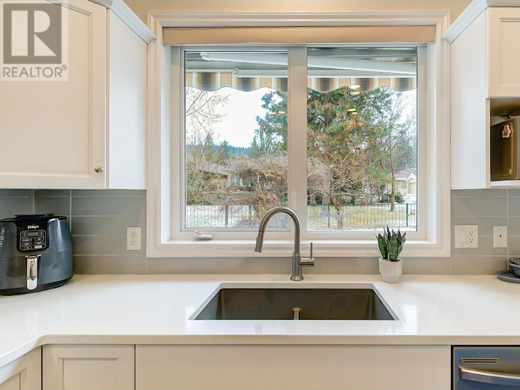 4141 South Gallaghers Forest Road, Kelowna, BC, V1W 5E4 - 10
