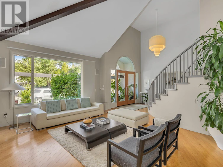 469 Carona Crescent, Kelowna, BC, V1W 3C6 - 4